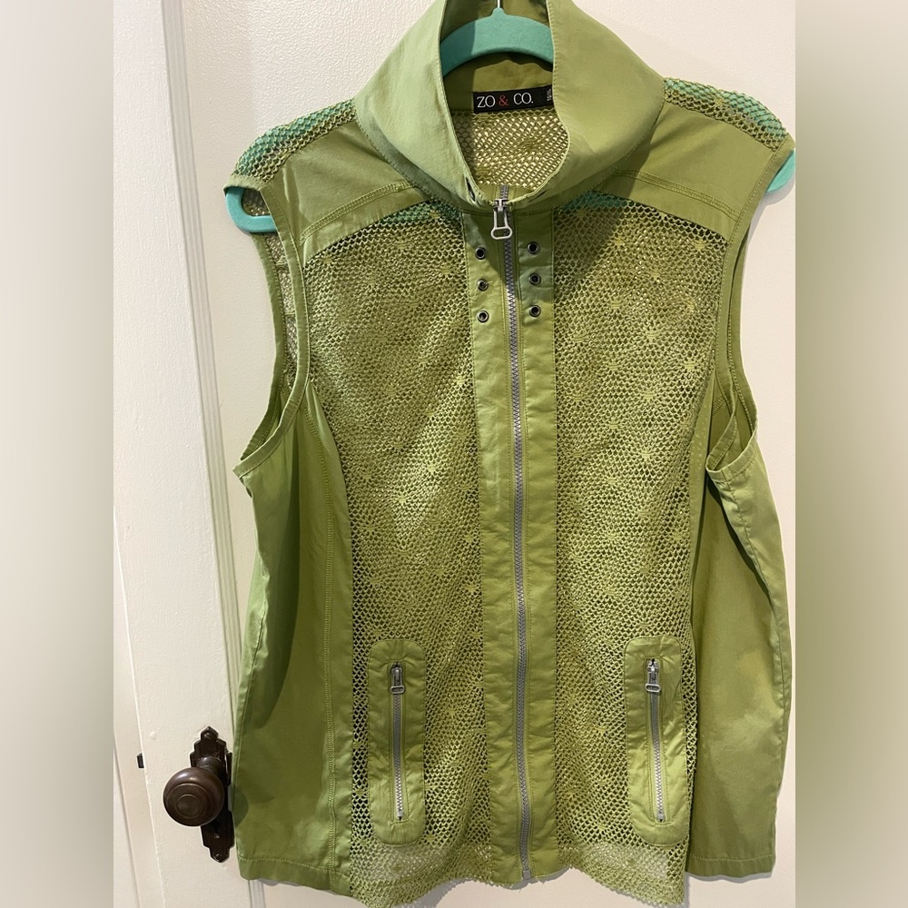 ZO & CO. Green Mesh Zip Vest Size XL Stretch